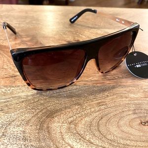 Quay X Desi - OTL II tortoise sunglasses